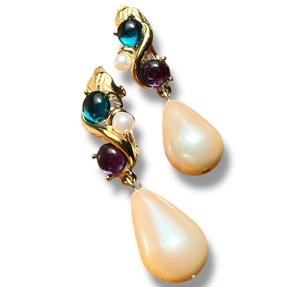 Rare Trifari Blue and Purple Gold Pearl Drop Clip-on Earrings